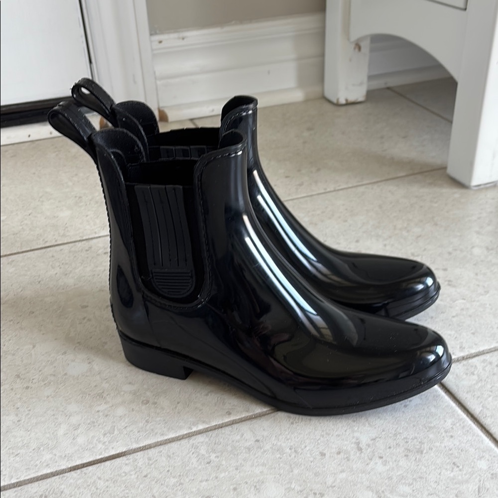 London Fog Women's Black Chelsea Pull-On Ankle Rain Boots - Size 6